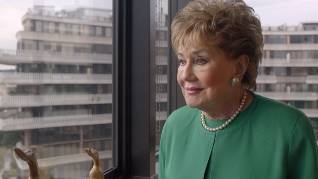 Elizabeth Dole honored for advocacy on behalf of veterans, caregivers