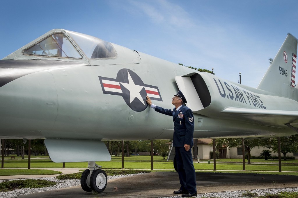 Air Force maintainer retires after 41 years